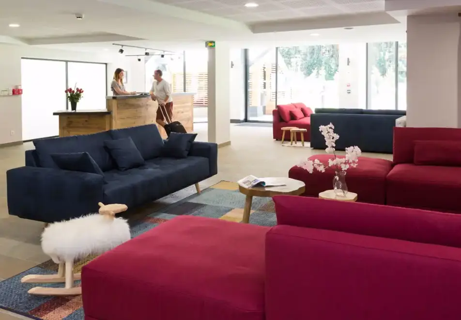 Isatis, Chamonix (self catered apartments) - Reception