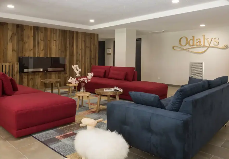 Isatis, Chamonix (self catered apartments) - Reception