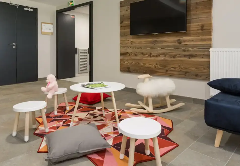 Isatis, Chamonix (self catered apartments) - Reception