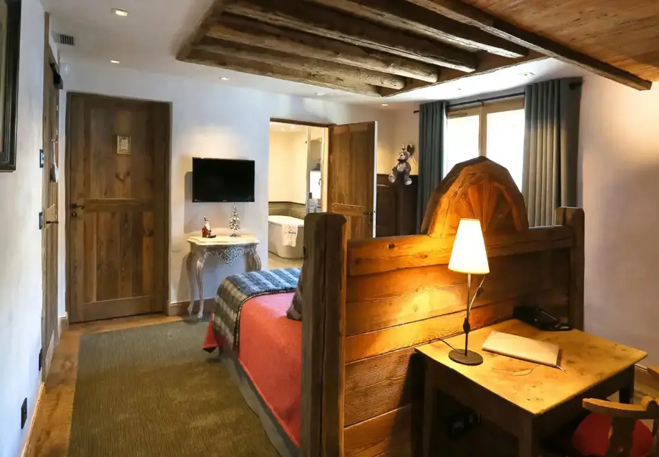 La Bouitte, St Martin de Belleville (hotel) - Style of superior room