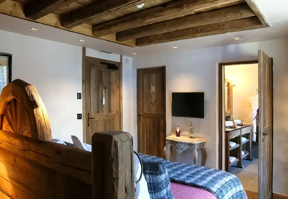 La Bouitte, St Martin de Belleville (hotel) - Style of superior room