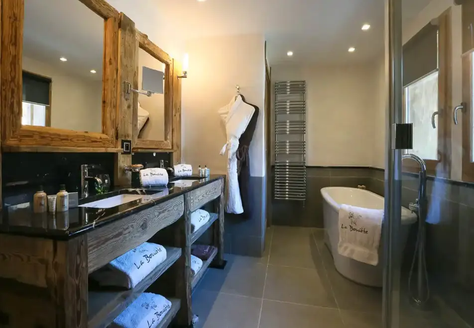 La Bouitte, St Martin de Belleville (hotel) - Style of superior room