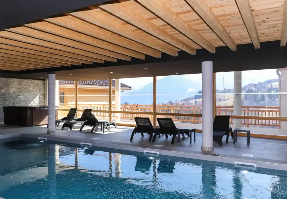 Les Fermes du Mont Blanc, Combloux (self catered apartments) - Indoor pool