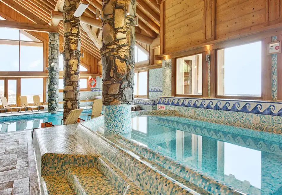 Oree des Cimes, Peisey Vallandry (self catered apartments) - Indoor Pool