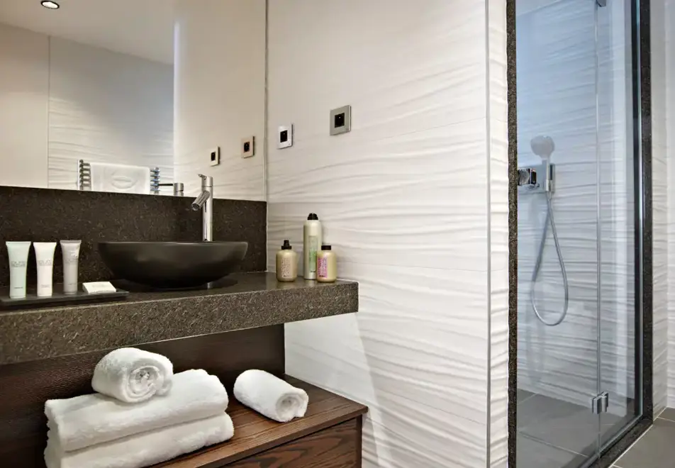 Anitea, Valmorel (self catered apartments) - Shower room