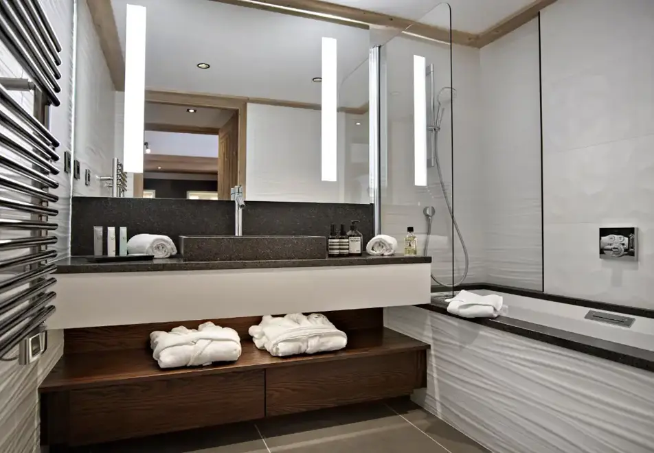 Anitea, Valmorel (self catered apartments) - Bathroom