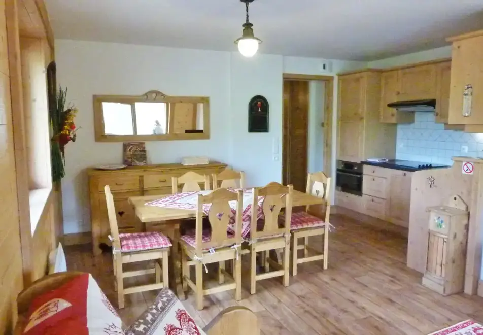 Residences de Charme, Areches Beaufort (self catered apartments) - 2 bed 6