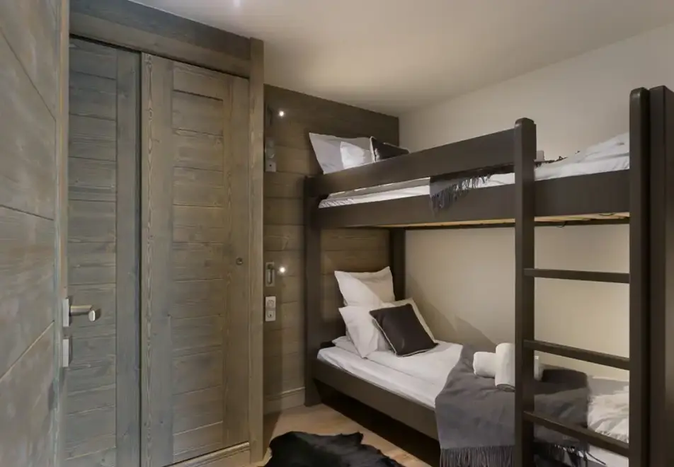 Annapurna, Les Gets (self catered apartments) - 3 bed 8 large