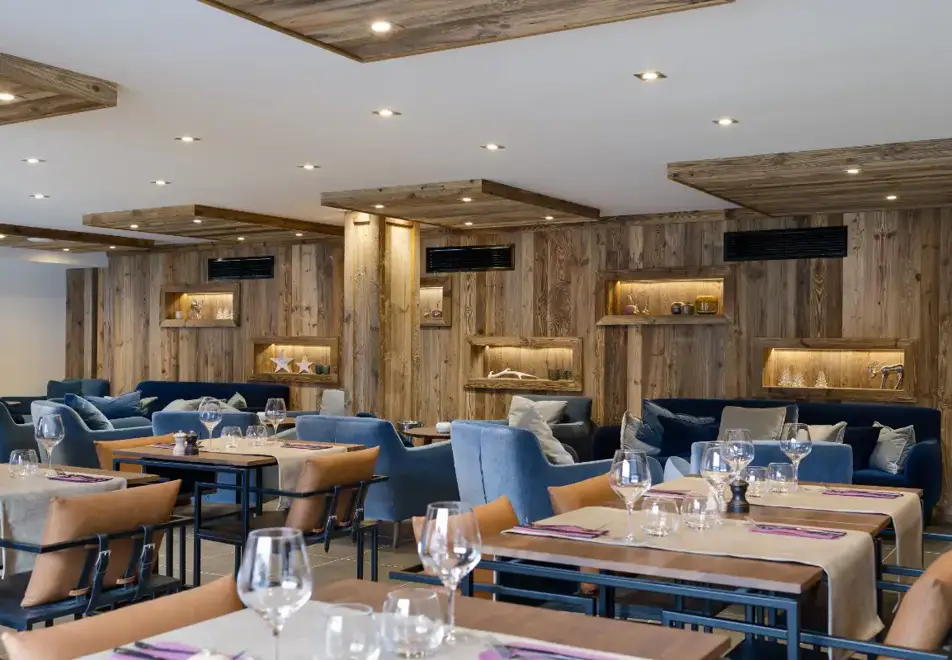 Annapurna, Les Gets (self catered apartments) - La Vina restaurant