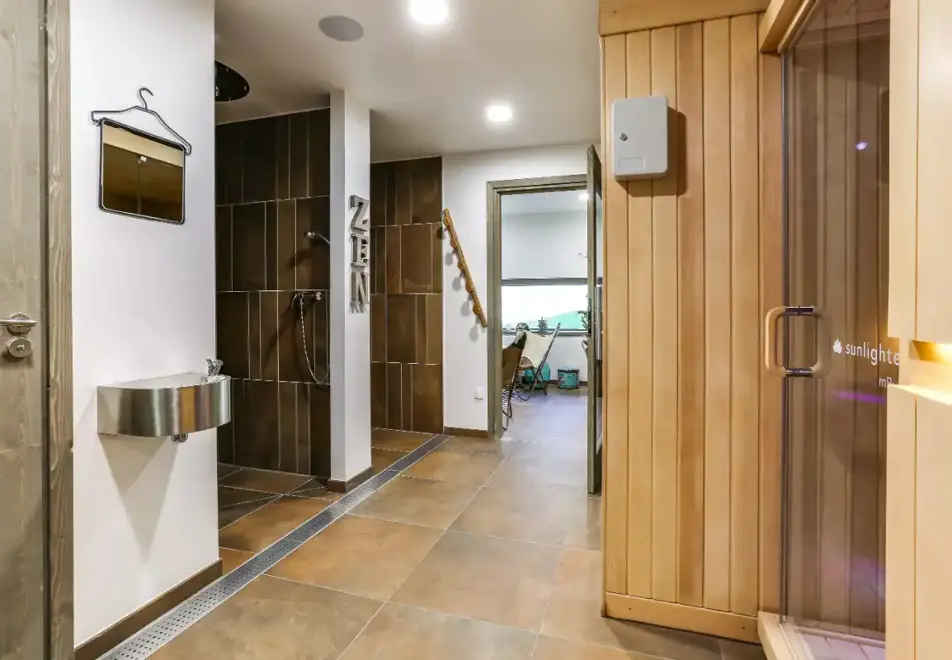 Hameau de Barthelemy, La Rosiere (self catered apartments) - Spa