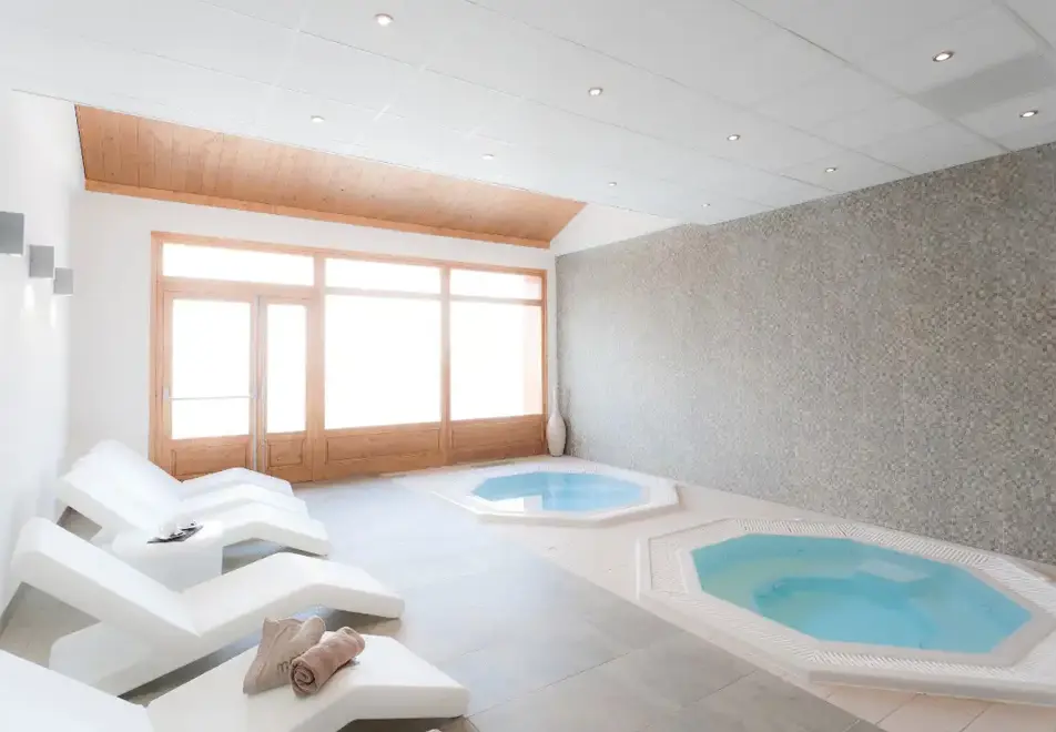 Etoile des Cimes, Sainte Foy (self catered apartments) (©ManuReyboz) - Jacuzzi