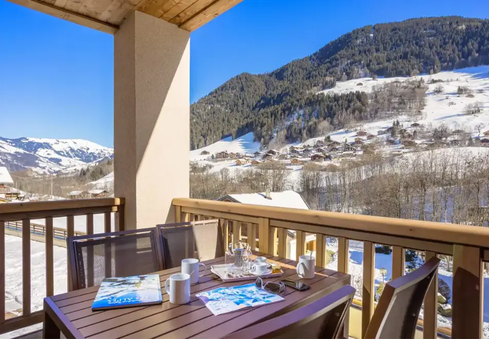 Le Cle des Cimes, Areches Beaufort (self catered apartments) (©MReyboz) - Balcony