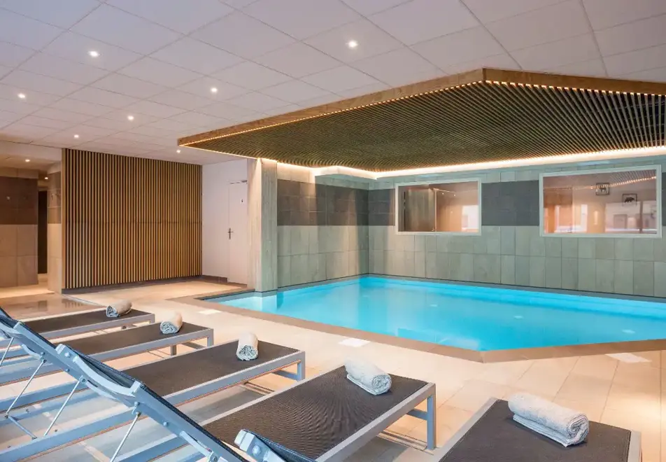 Le Cle des Cimes, Areches Beaufort (self catered apartments) (©MReyboz) - Indoor pool