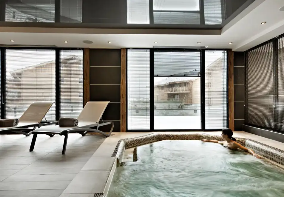 Alexane, Samoens (self catered apartments & hotel)- Hot tub