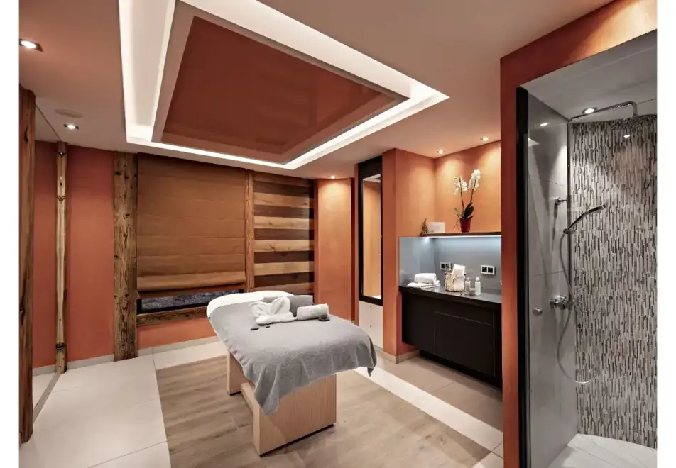 Alexane, Samoens (self catered apartments & hotel) - Treatment room