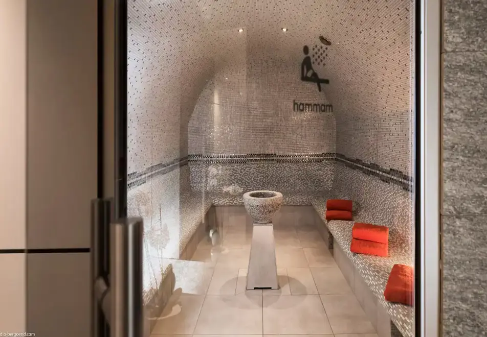 Le Cristal de Jade, Chamonix (self catered apartments) - Steam room