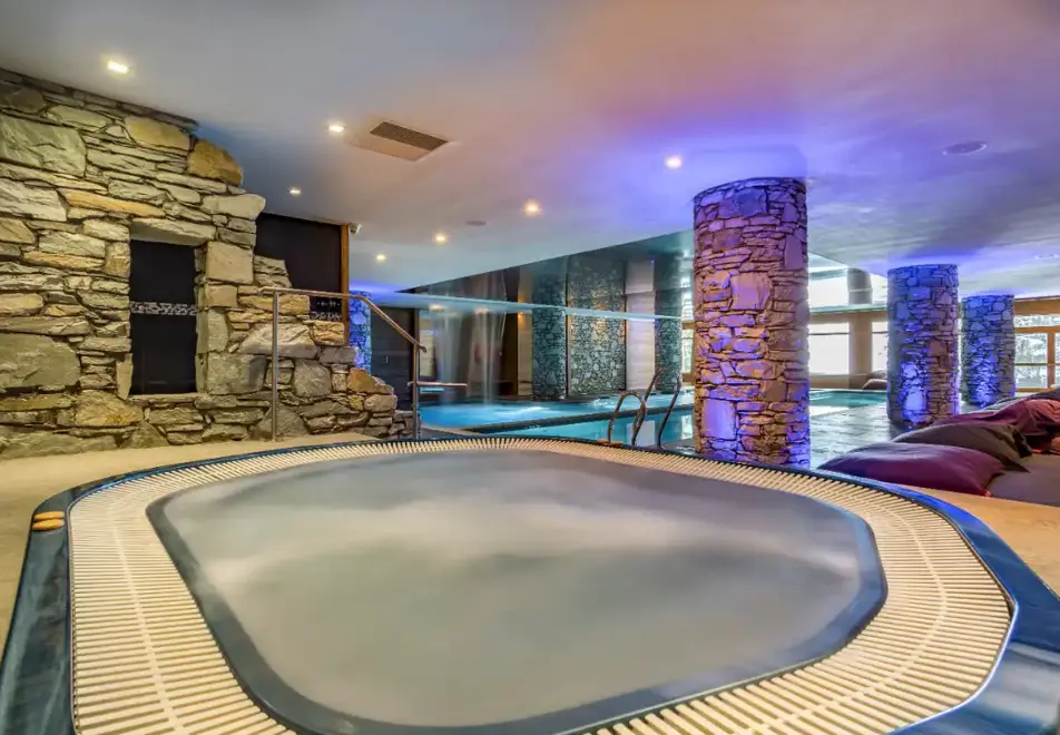 Santa Terra, Tignes les Brevieres (self catered apartments) - Indoor pool