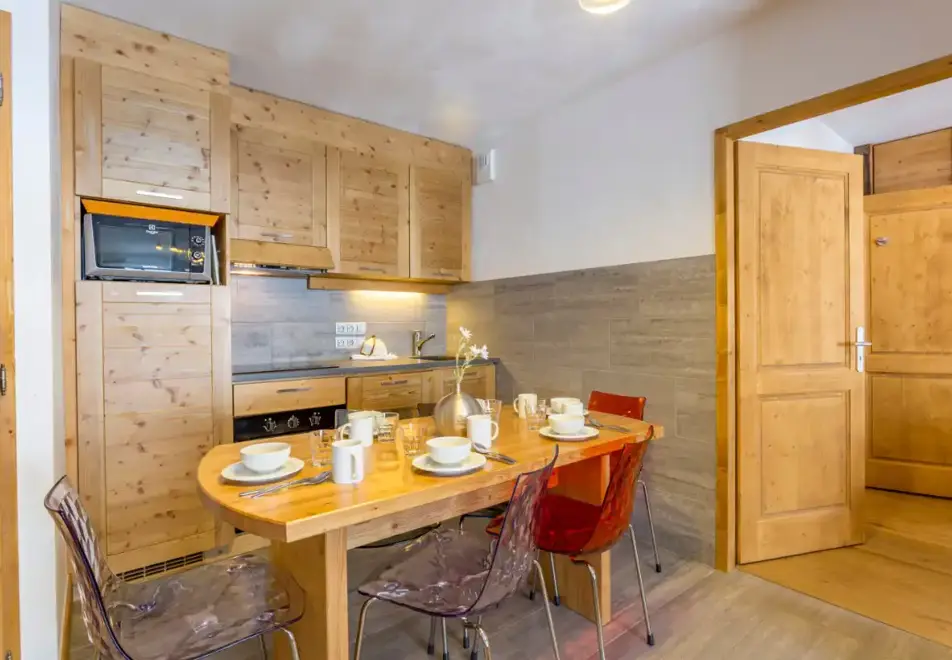 Santa Terra, Tignes les Brevieres (self catered apartments) - 2 bed 6