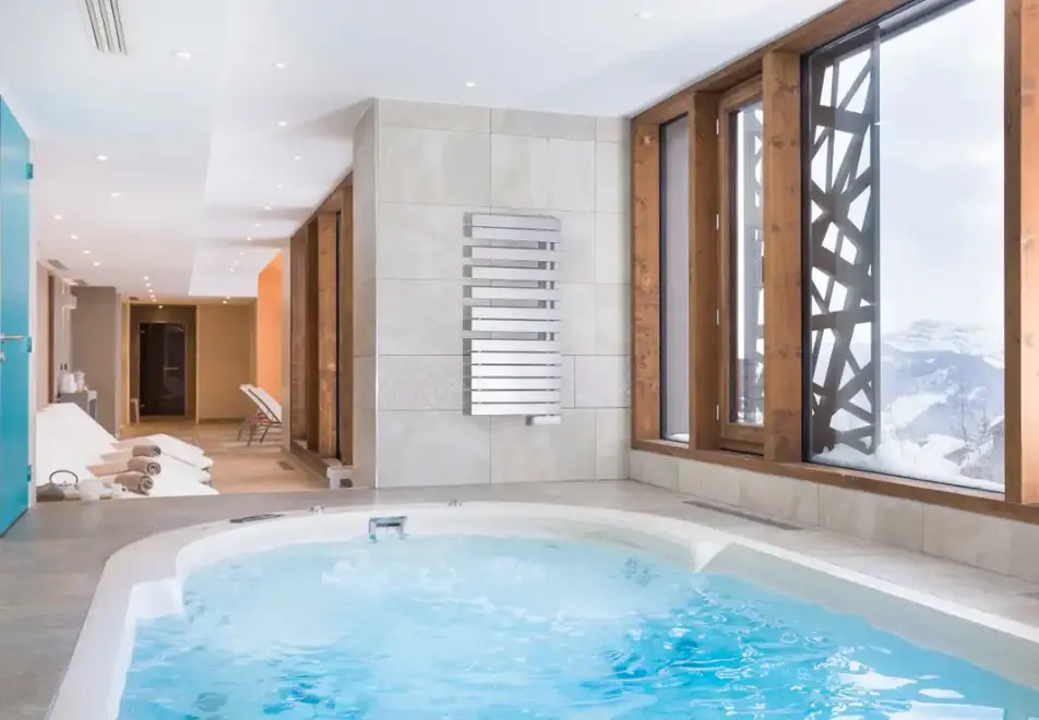 Chalet des Cimes, Les Saisies (self catered apartments) (©M.Reyboz) - Hot tub