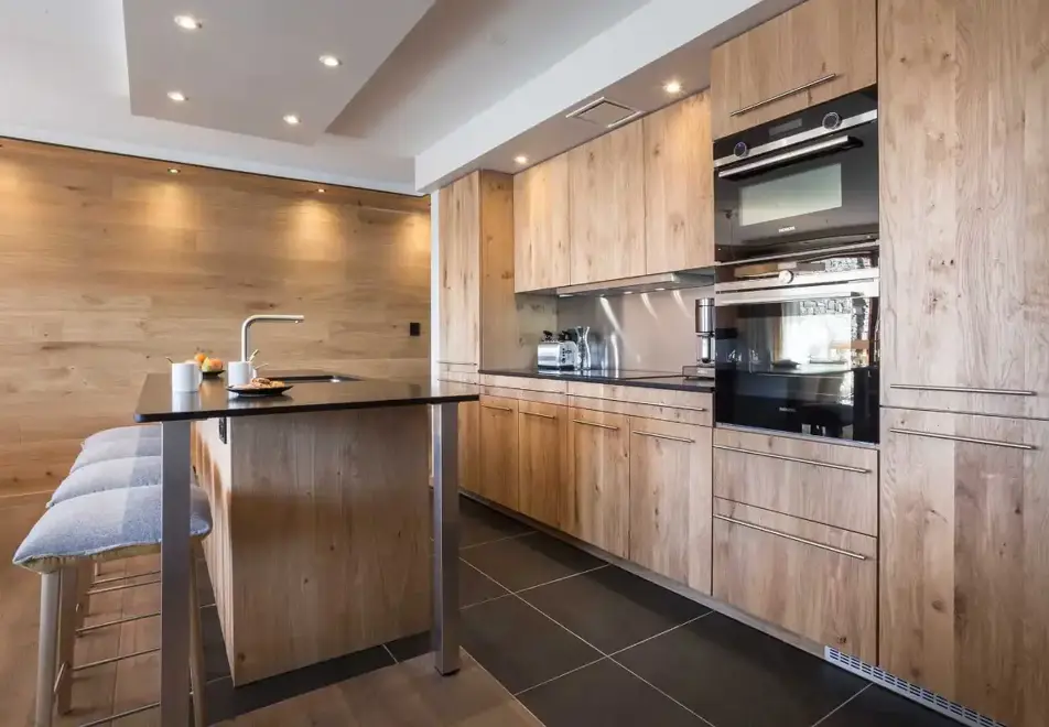 Alparena, La Rosiere (Apartments & Hotel) - Typical 2 bed 6 apartment style