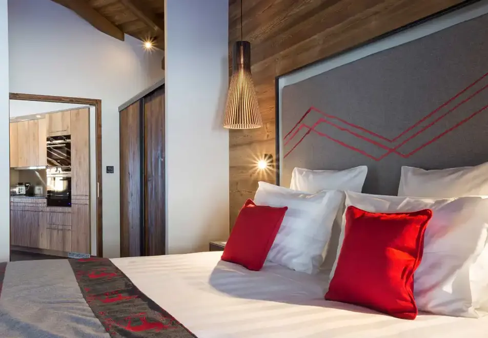 Alparena, La Rosiere (Apartments & Hotel) - Typical 5 bed prestige 12 apartment style