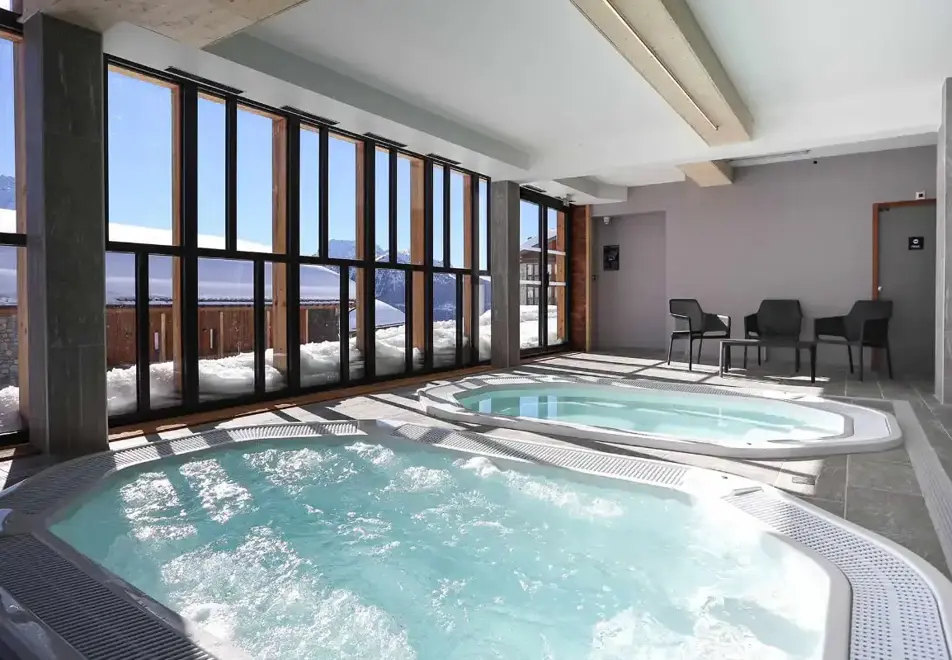 Alparena, La Rosiere (Apartments & Hotel) - Hot tubs