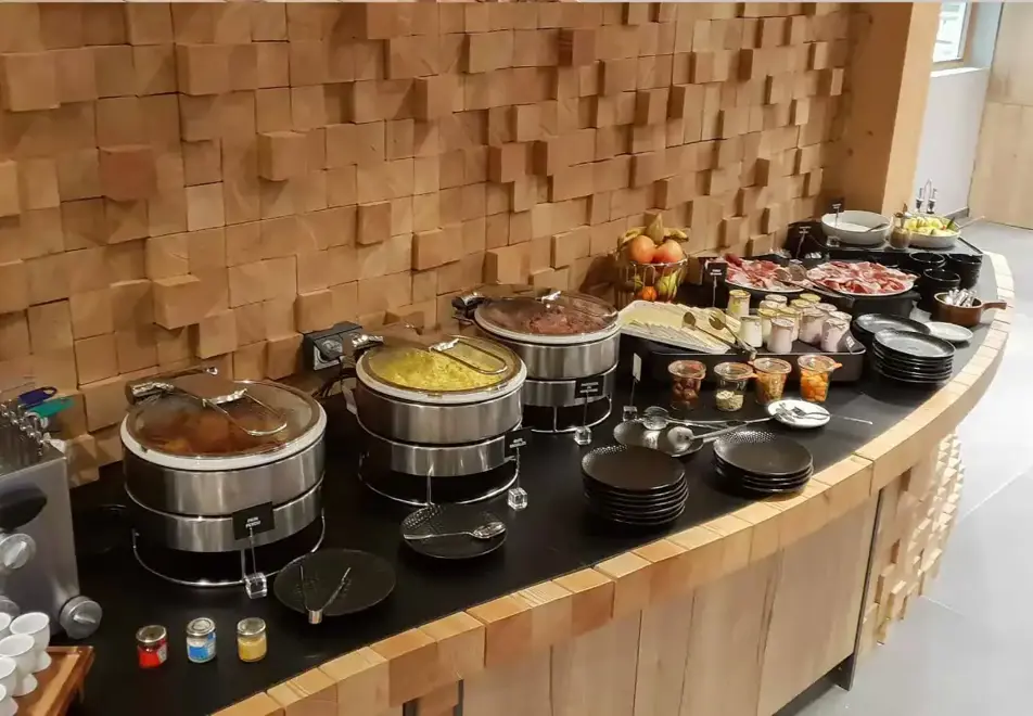 Alparena, La Rosiere (Apartments & Hotel) - Alpagio bar & restaurant