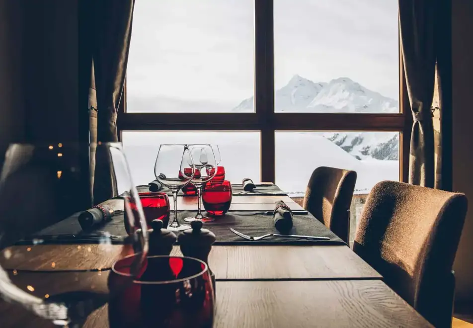 Alparena, La Rosiere (Apartments & Hotel) - Alpagio bar & restaurant 