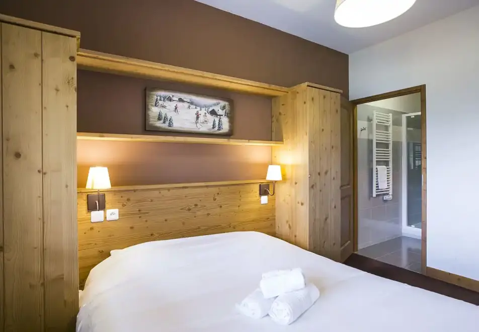 Etoile des Cimes, Sainte Foy (self catered apartments) (©ManuReyboz) - Double bedroom