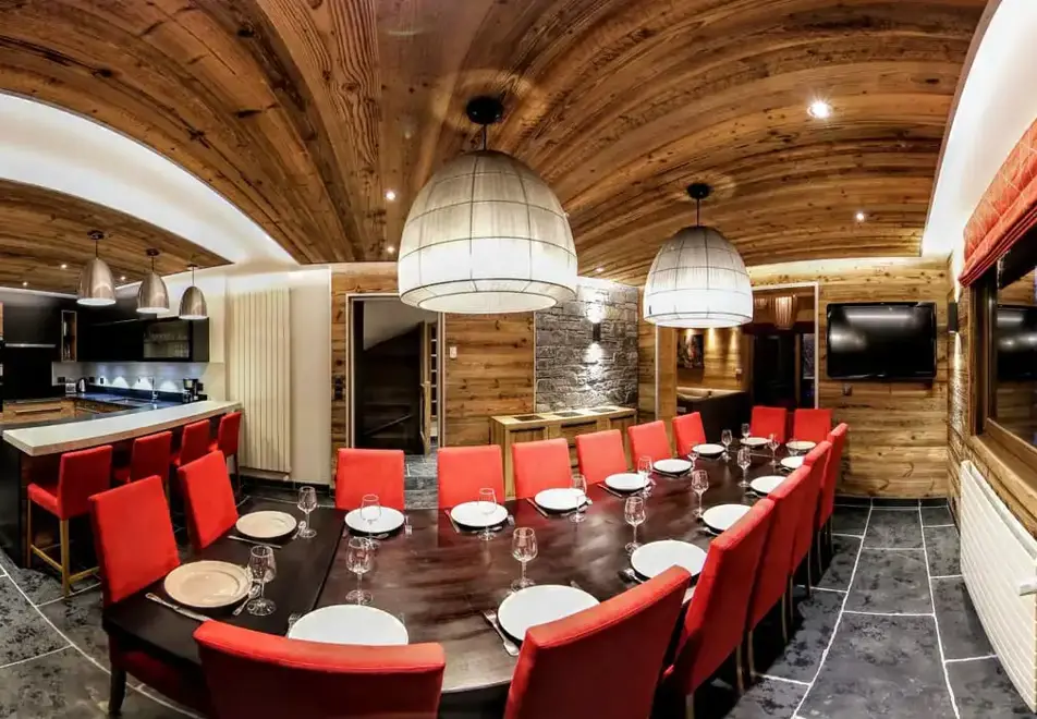 Chalet Delphine, Les Gets (self catered chalet) - Dining area