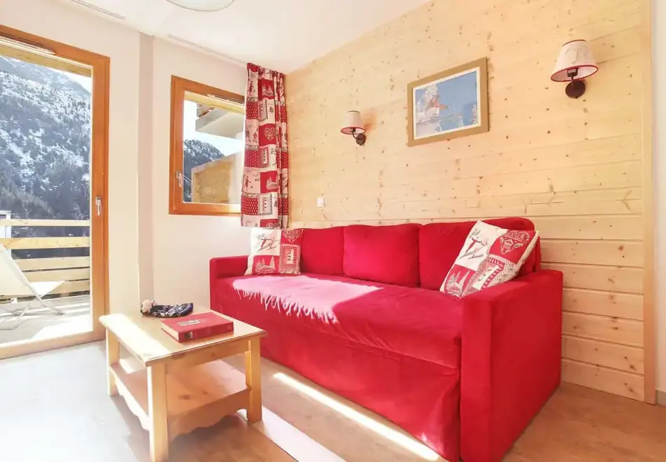 Le Crystal, Vaujany (self catered apartments) - Typical apartment style