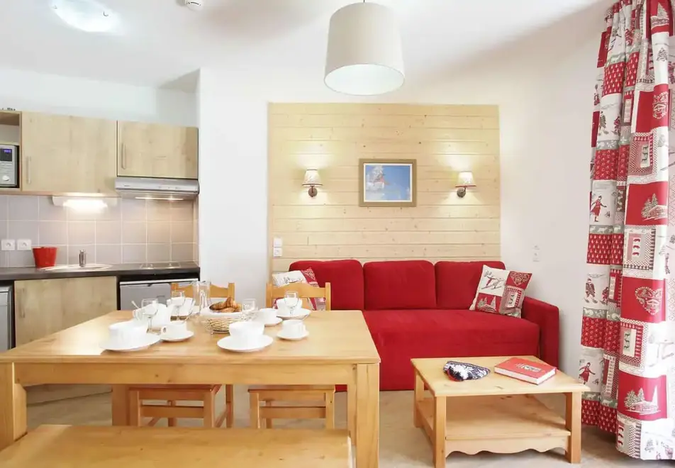 Le Crystal, Vaujany (self catered apartments) - Typical apartment style