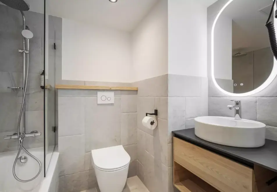 Le Quartz, Tignes Val Claret (self catered apartments) - Typical style of 601