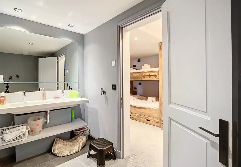 Chalet Broceliande, Meribel (self catered chalet) - Bunk room