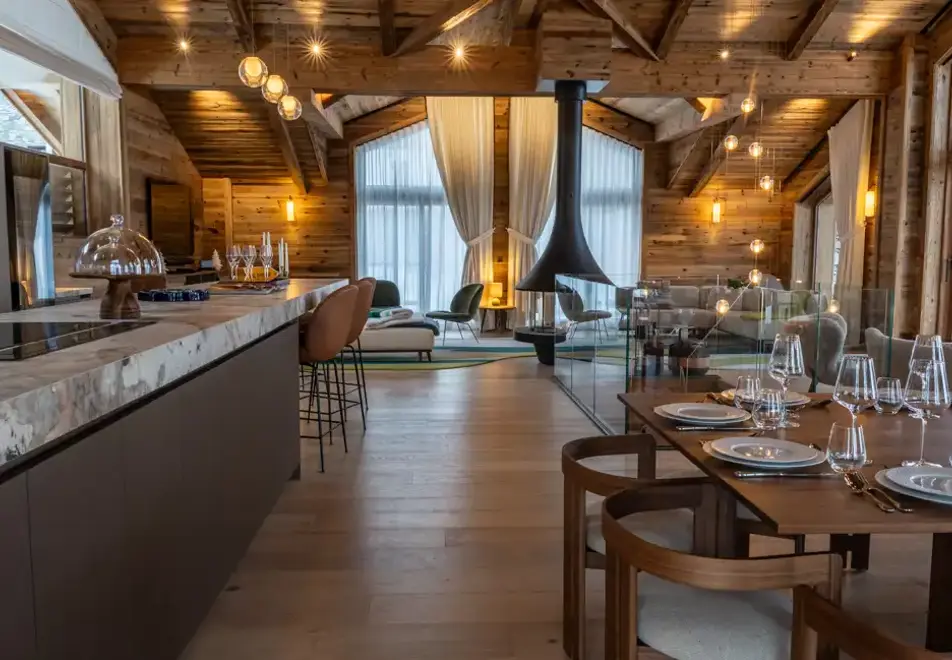 Silverstone Lodge, Val d'Isere (self catered chalet/apartment) - Number 7