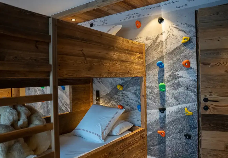 Silverstone Lodge, Val d'Isere (self catered chalet/apartment) - Number 7