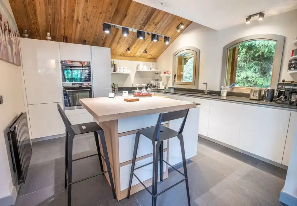 Chalet Broceliande, Meribel (self catered chalet) - Kitchen area
