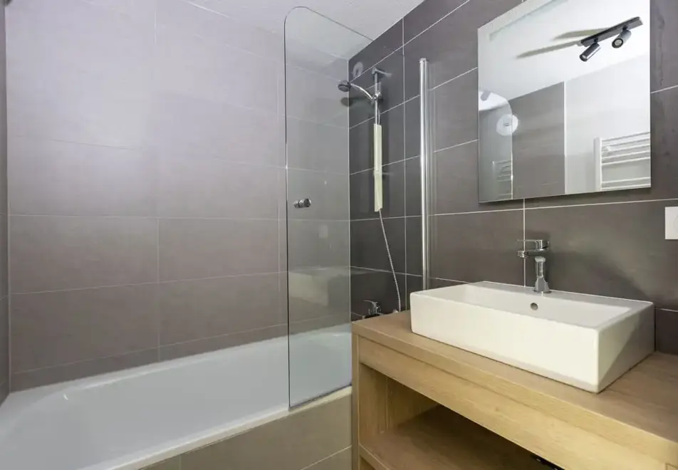 Le Serra Neva, Serre Chevalier (artists impressions and typical interiors)