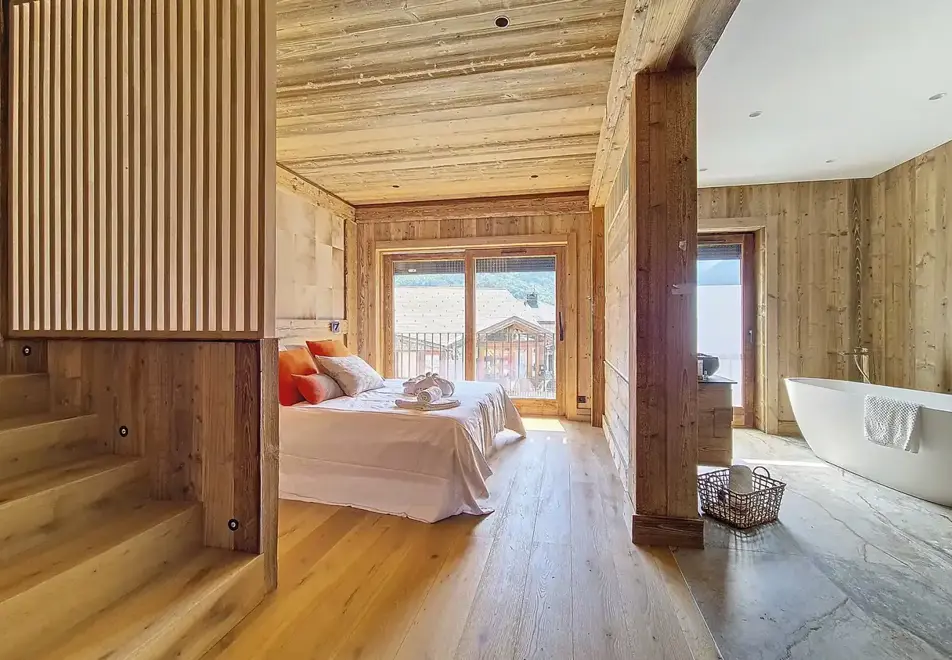 4 bedroom apartment in Saint Martin de Belleville (self catered) - Bedroom