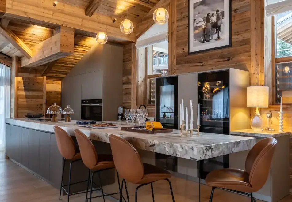 Silverstone Lodge, Val d'Isere (self catered chalet/apartment) - Number 7