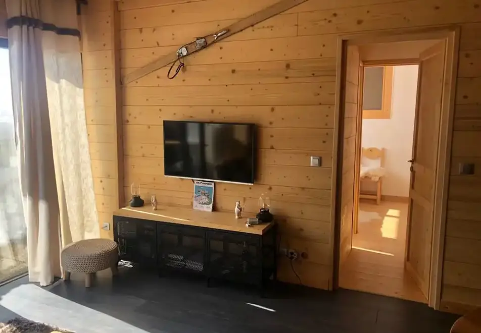 Les Balcons de Recoin, Chamrousse (self catered apartments) - Typical apartment style