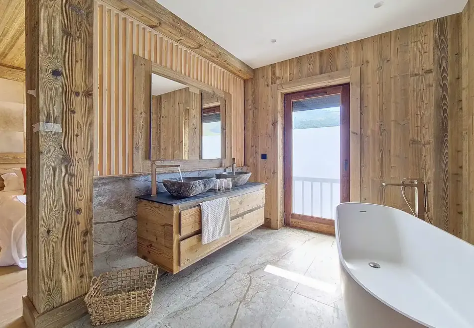 4 bedroom apartment in Saint Martin de Belleville (self catered) - Bathroom