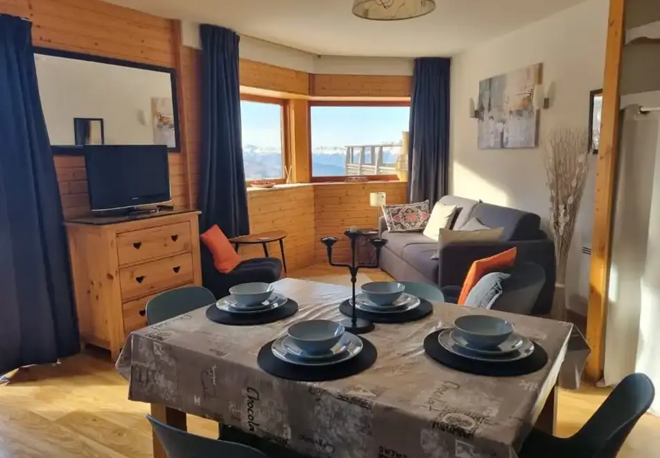 Les Balcons de Recoin, Chamrousse (self catered apartments) - Typical apartment style