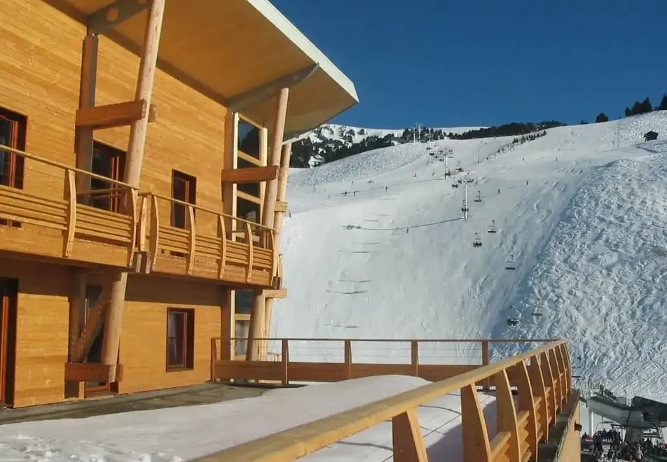 Les Balcons de Recoin, Chamrousse (self catered apartments) - Typical apartment style