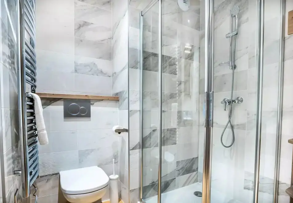 Cap Neige, Tignes le Lac (self catered apartments) - Cap Neige 01