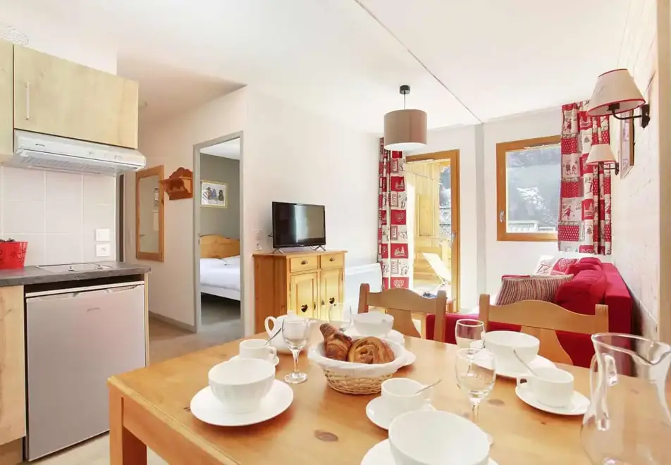 Le Crystal, Vaujany (self catered apartments) - Typical apartment style