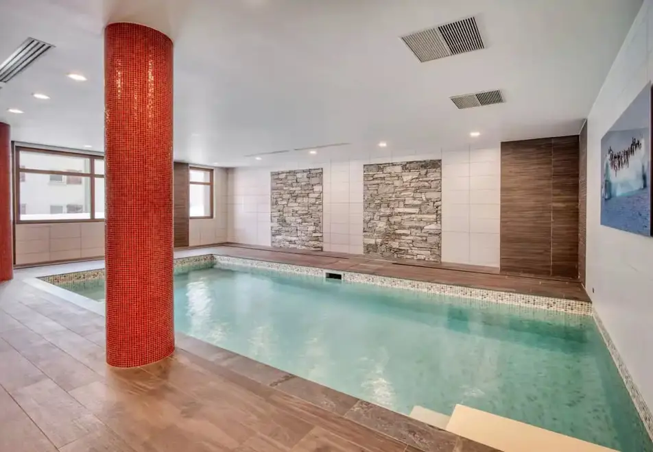 Cap Neige, Tignes le Lac (self catered apartments) - Spa area with indoor pool