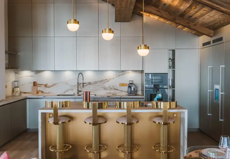 Silverstone Lodge, Val d'Isere (self catered chalet/apartment) - Number 5